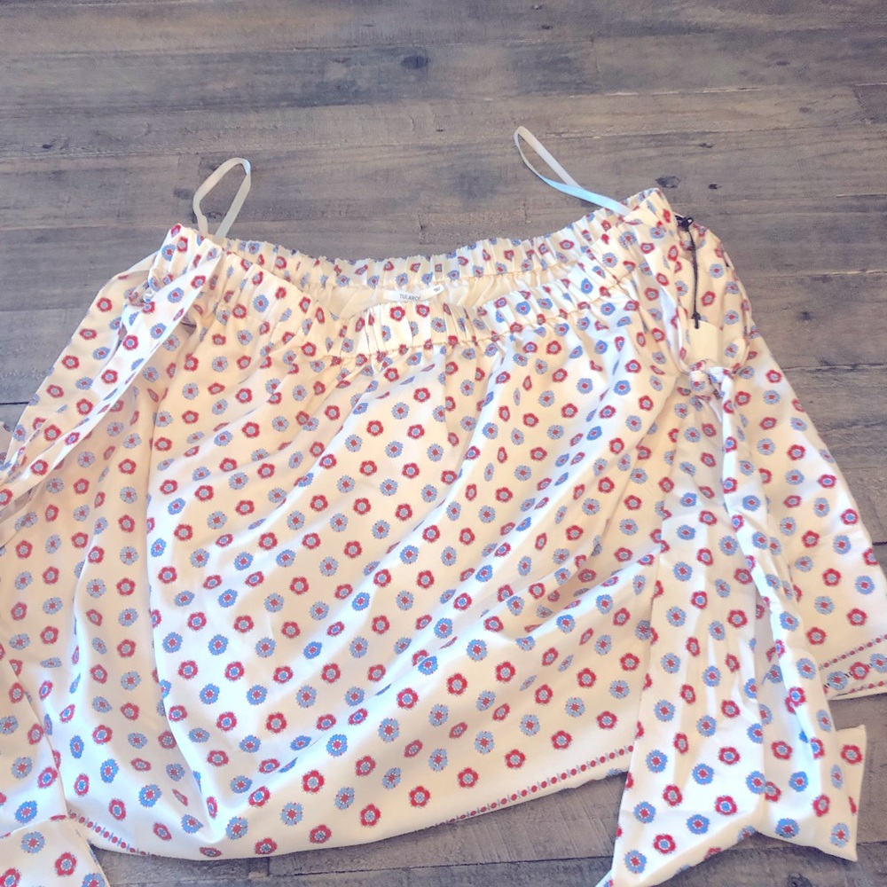 Tularosa Off the shoulder top NWT size L